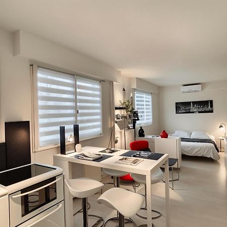 Frgk Fr - Surcouf "Palm Beach " Cannes Buitenkant foto